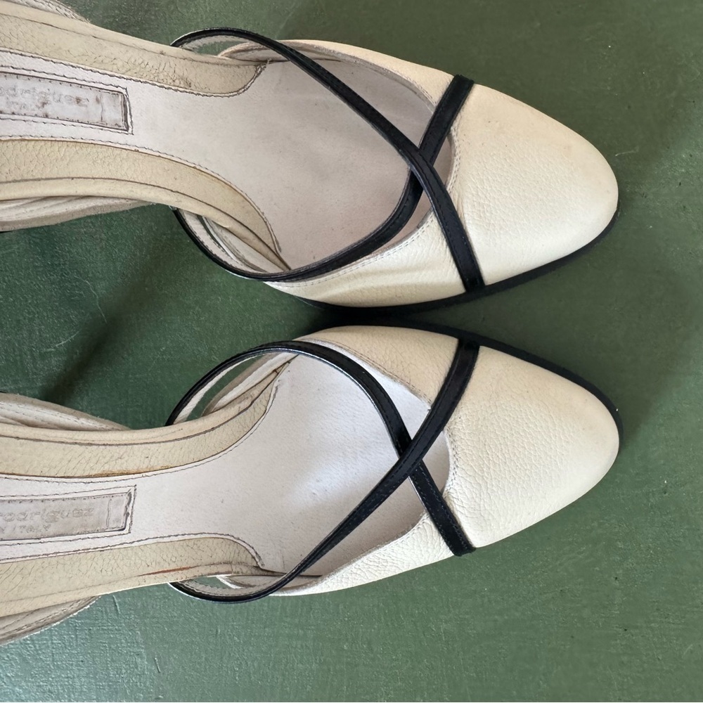 Narcisso Rodriguez Two Tone Closed Toe Heels in Cream & Black Leather *Italy* - Picture 3 of 9